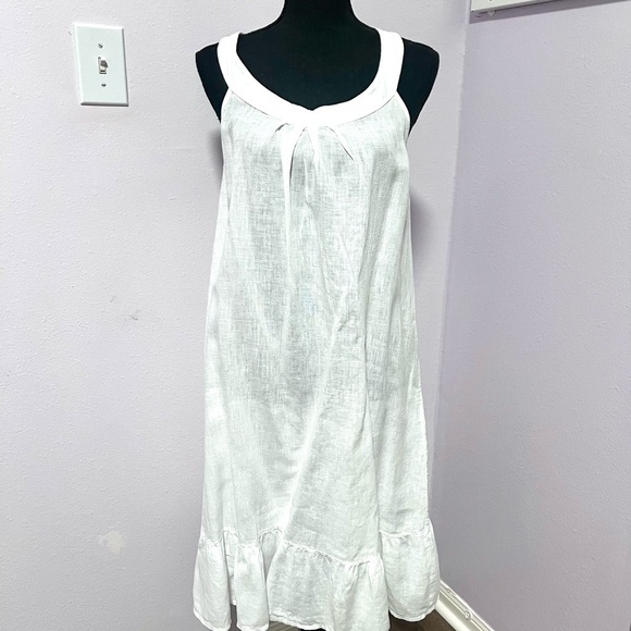 terzo Millennio Dresses & Skirts - Terzo MIllennio white halter Dress with Lace Detail Large